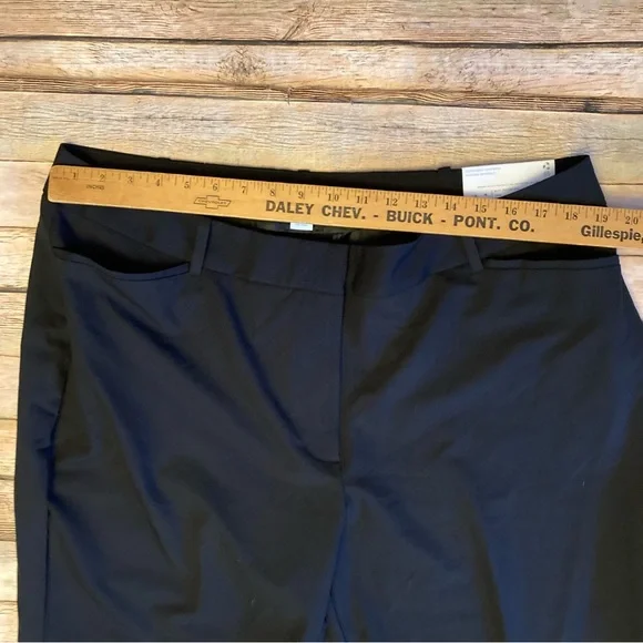 NWT Liz Claiborne Black Audra Curvy Trousers 18T Mid-Rise Straight Leg - Picture 4 of 9